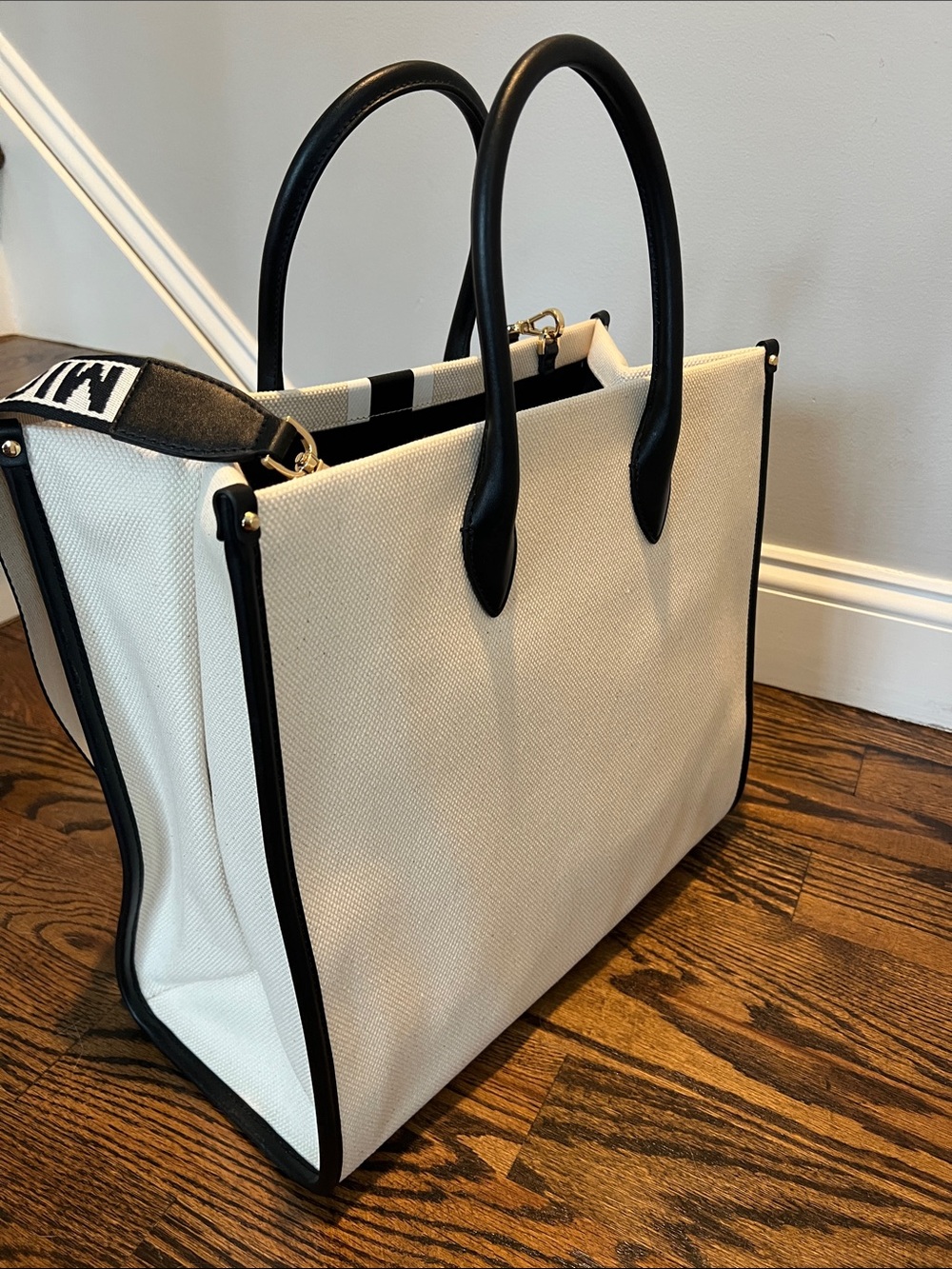 Michael Kors Mirella Large Canvas Tote with Logo Stripe. NEW - Picture 4 of 9